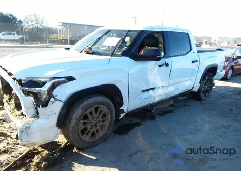 2023 Toyota Tundra Crewmax Sr z USA, uszkodzony, nr VIN 5TFLA5DBXPX109117